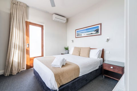 The Huskisson - Holiday Adelaide 2
