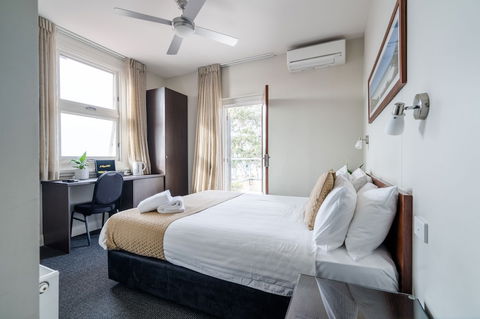 The Huskisson - Holiday Adelaide 3