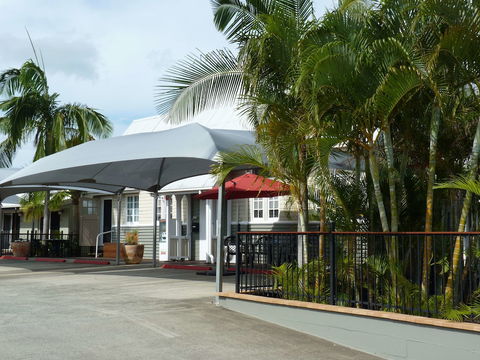 Caboolture Central Motor Inn, SureStay Collection By BW - Holiday Adelaide 1