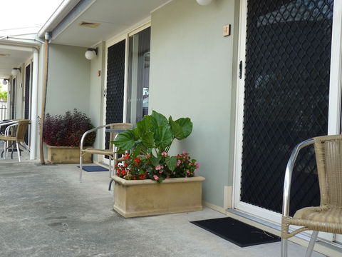 Caboolture Central Motor Inn, SureStay Collection By BW - Holiday Adelaide 3