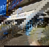 Burnie Central Townhouse Hotel - Holiday Adelaide