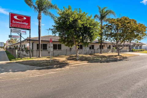 Econo Lodge Moree Spa Motor Inn - Holiday Adelaide 0