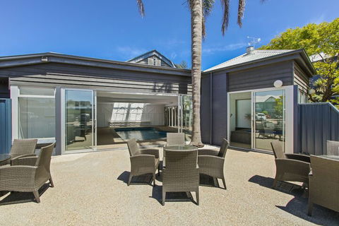Bellevue On The Lakes - Holiday Adelaide 4