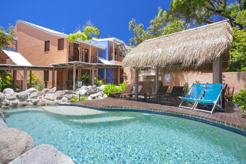 L'Auberge Noosa - Holiday Adelaide 1