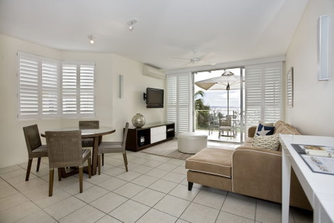 Maison Noosa Beachfront Resort - Holiday Adelaide 3
