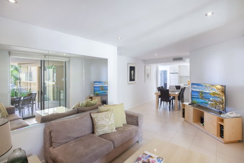 Maison Noosa Beachfront Resort - Holiday Adelaide 6