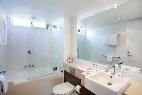 Maison Noosa Beachfront Resort - Holiday Adelaide 5