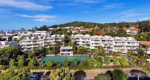 Noosa Hill Resort - Holiday Adelaide 0
