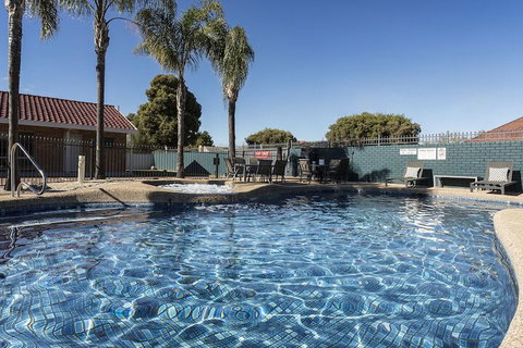 Addison Motor Inn - Holiday Adelaide 2