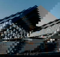 Highlander Hotel - Holiday Adelaide