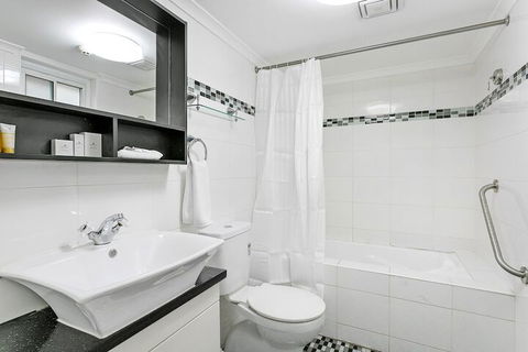 Comfort Inn & Suites Burwood - Holiday Adelaide 4