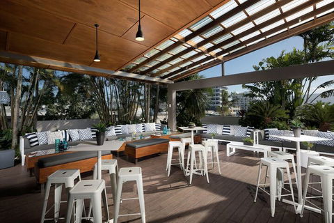 Rydges Plaza Cairns - Holiday Adelaide 6
