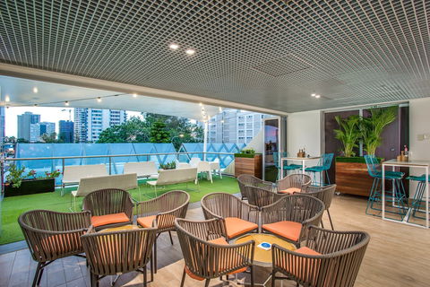 Mantra On View Hotel - Holiday Adelaide 1