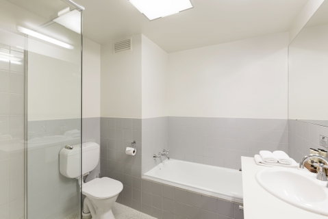 Old Woolstore Apartment Hotel - Holiday Adelaide 4