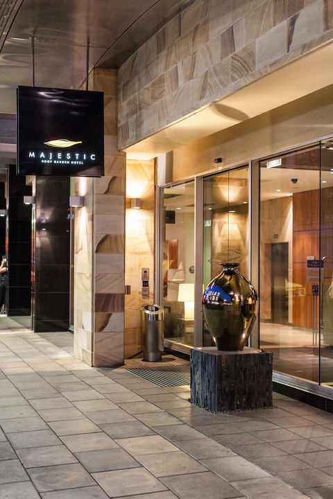 Majestic Roof Garden Hotel - Holiday Adelaide 0