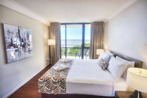 Cairns Plaza Hotel - Holiday Adelaide 6