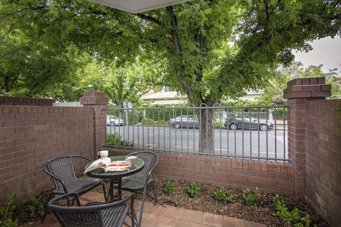 Adelaide Inn - Holiday Adelaide 4