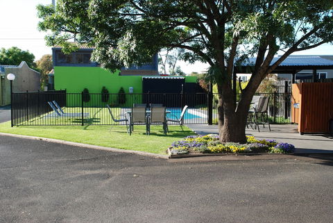 Mitchell On Main Motel & Apartments - Holiday Adelaide 1