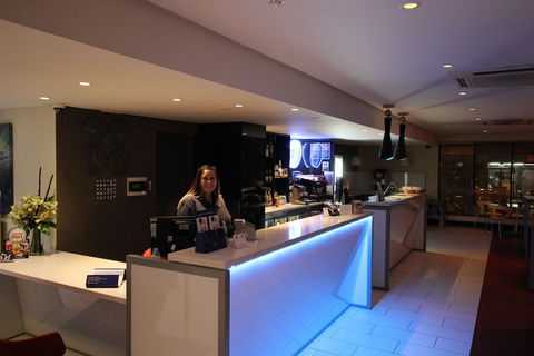 Ibis Newcastle - Holiday Adelaide 1