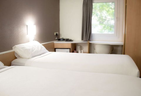 Ibis Newcastle - Holiday Adelaide 4