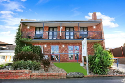 Tudor Motor Inn Warrnambool - Holiday Adelaide 0