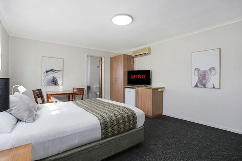 Tudor Motor Inn Warrnambool - Holiday Adelaide 4