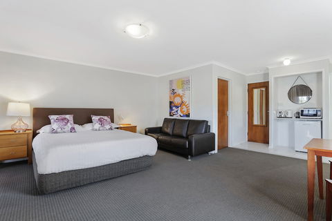 Tudor Motor Inn Warrnambool - Holiday Adelaide 6