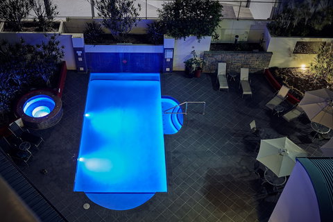 West End Central Apartments - Holiday Adelaide 2