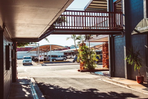 Elkira Court Motel - Holiday Adelaide 1