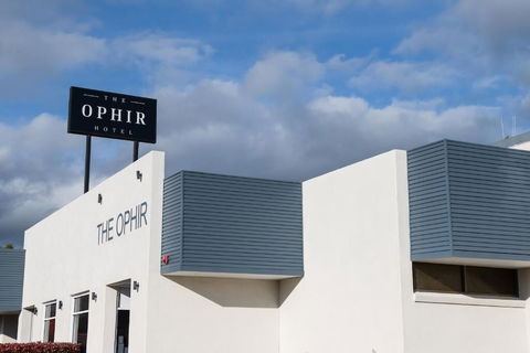 The Ophir Hotel - Holiday Adelaide 0