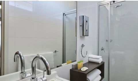 Ibis Styles Canberra Tall Trees - Holiday Adelaide 3