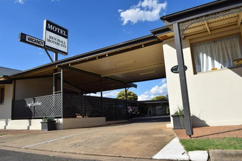 Ben Hall Motor Inn - Holiday Adelaide 1