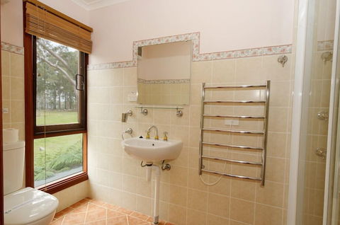 Bilpin Country Lodge - Holiday Adelaide 5