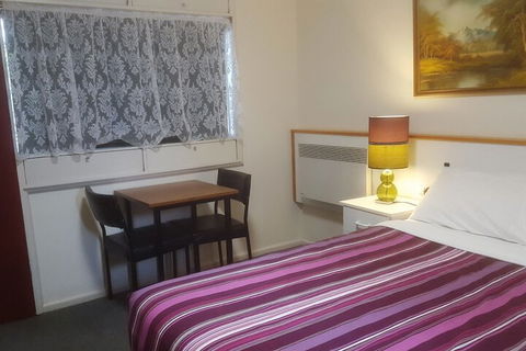 Clunes Motel - Holiday Adelaide 1