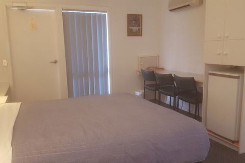 Clunes Motel - Holiday Adelaide 7