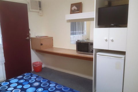 Clunes Motel - Holiday Adelaide 4