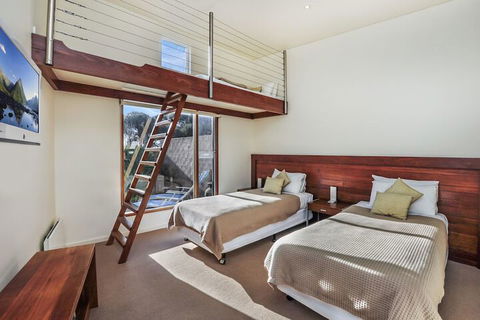 Hearns Beachside Villa 4 - Holiday Adelaide 2