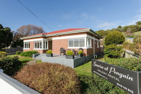 Sunrise At Penguin - Holiday Adelaide 4