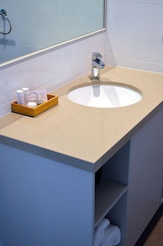 Mansfield Apartments - Holiday Adelaide 0