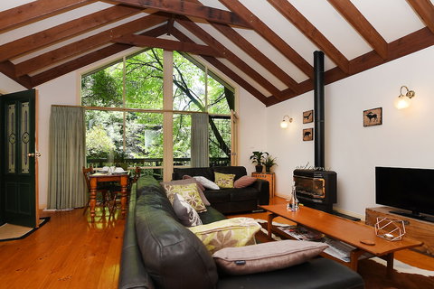 Cambridge Cottages Bed & Breakfast - Holiday Adelaide 1