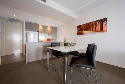 Accommodate Canberra Manhattan On The Park - Holiday Adelaide 6