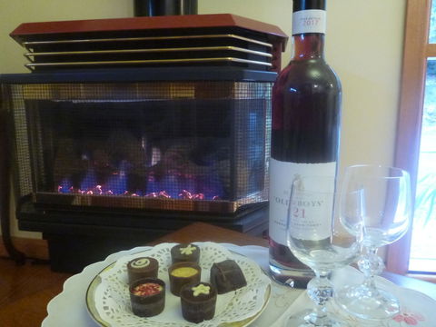 Mountain Lodge - Holiday Adelaide 5