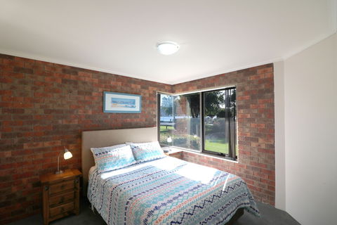 Pelican Waters - Holiday Adelaide 1