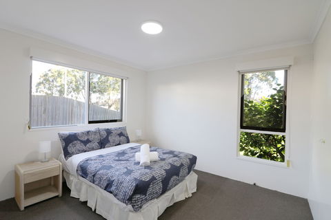 Pelican Waters - Holiday Adelaide 4