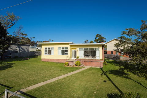 The 50's Beach House - Holiday Adelaide 1