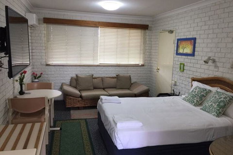 Holland Park Motel - Holiday Adelaide 4