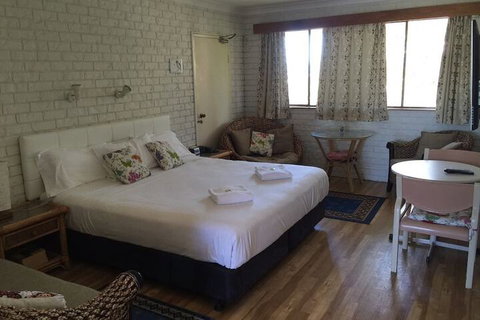 Holland Park Motel - Holiday Adelaide 2
