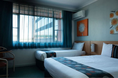 MARKETS HOTEL - Holiday Adelaide 1