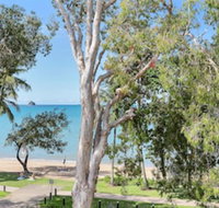 Hibiscus On Palm Cove at Marlin Waters - Holiday Adelaide