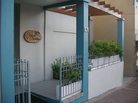 Coogee Beach House - Hostel - Holiday Adelaide 0